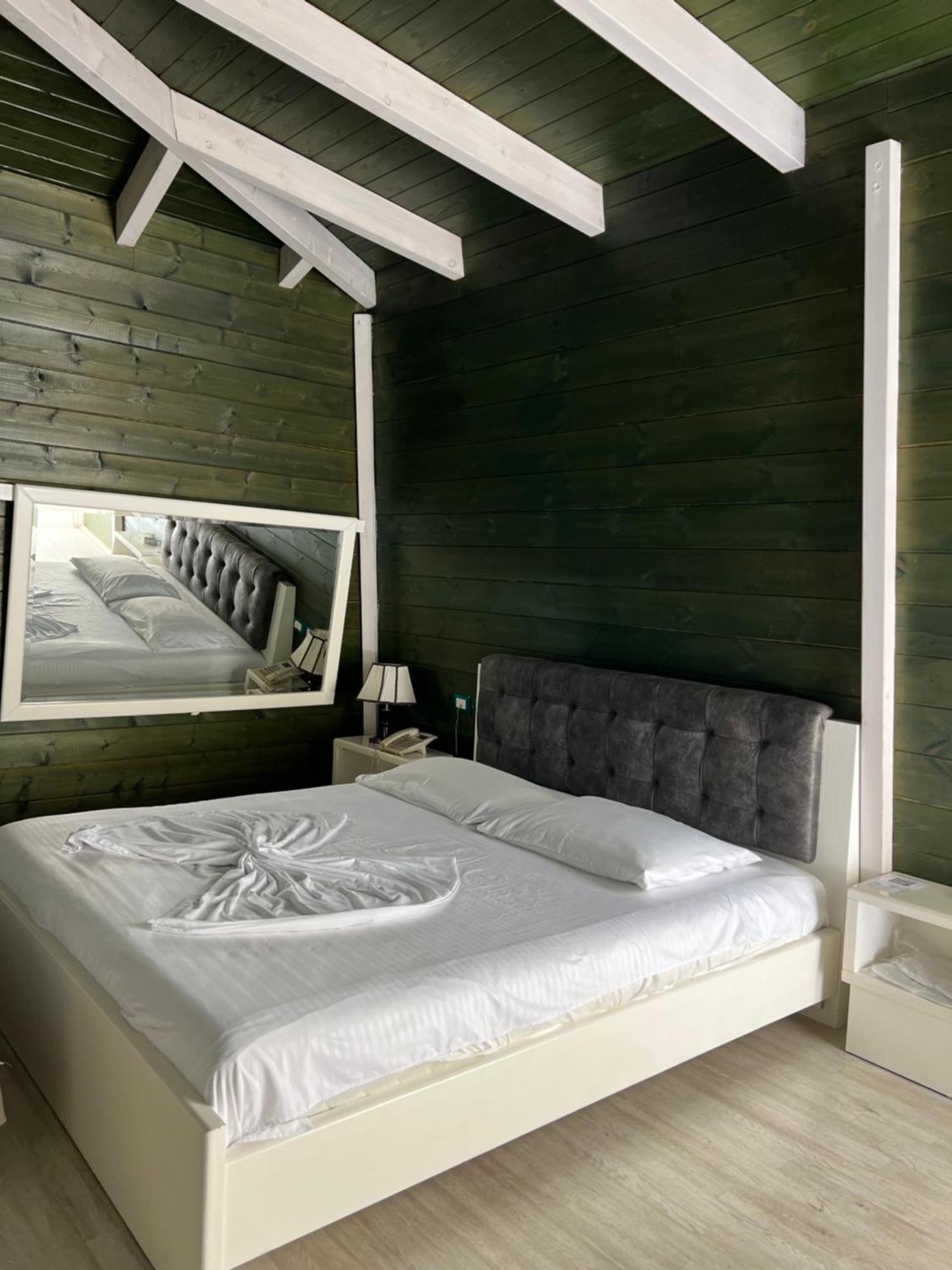 Hotel Kastria Tiranë Luaran gambar