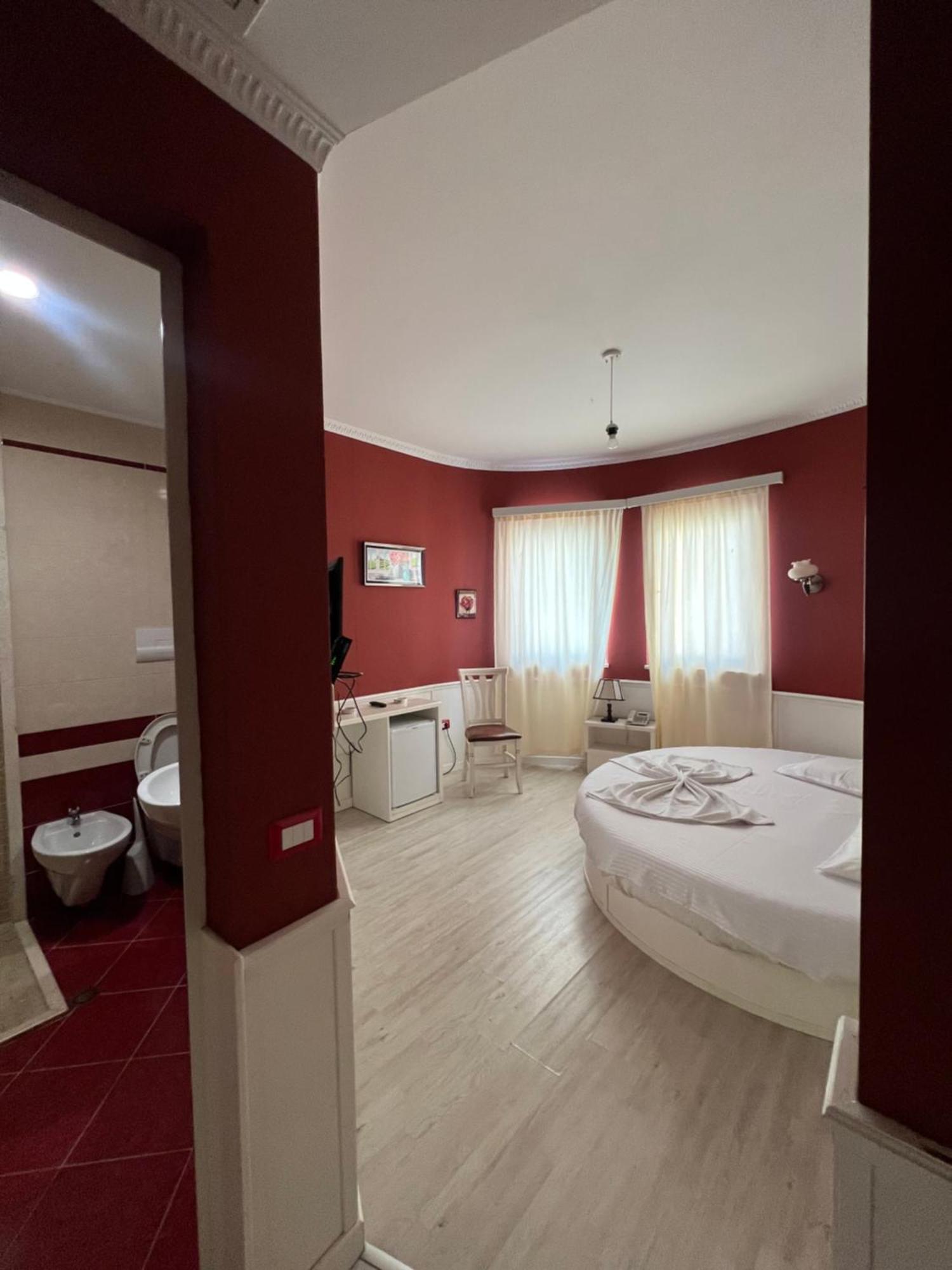 Hotel Kastria Tiranë Luaran gambar