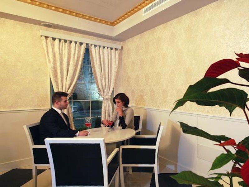 Hotel Kastria Tiranë Luaran gambar